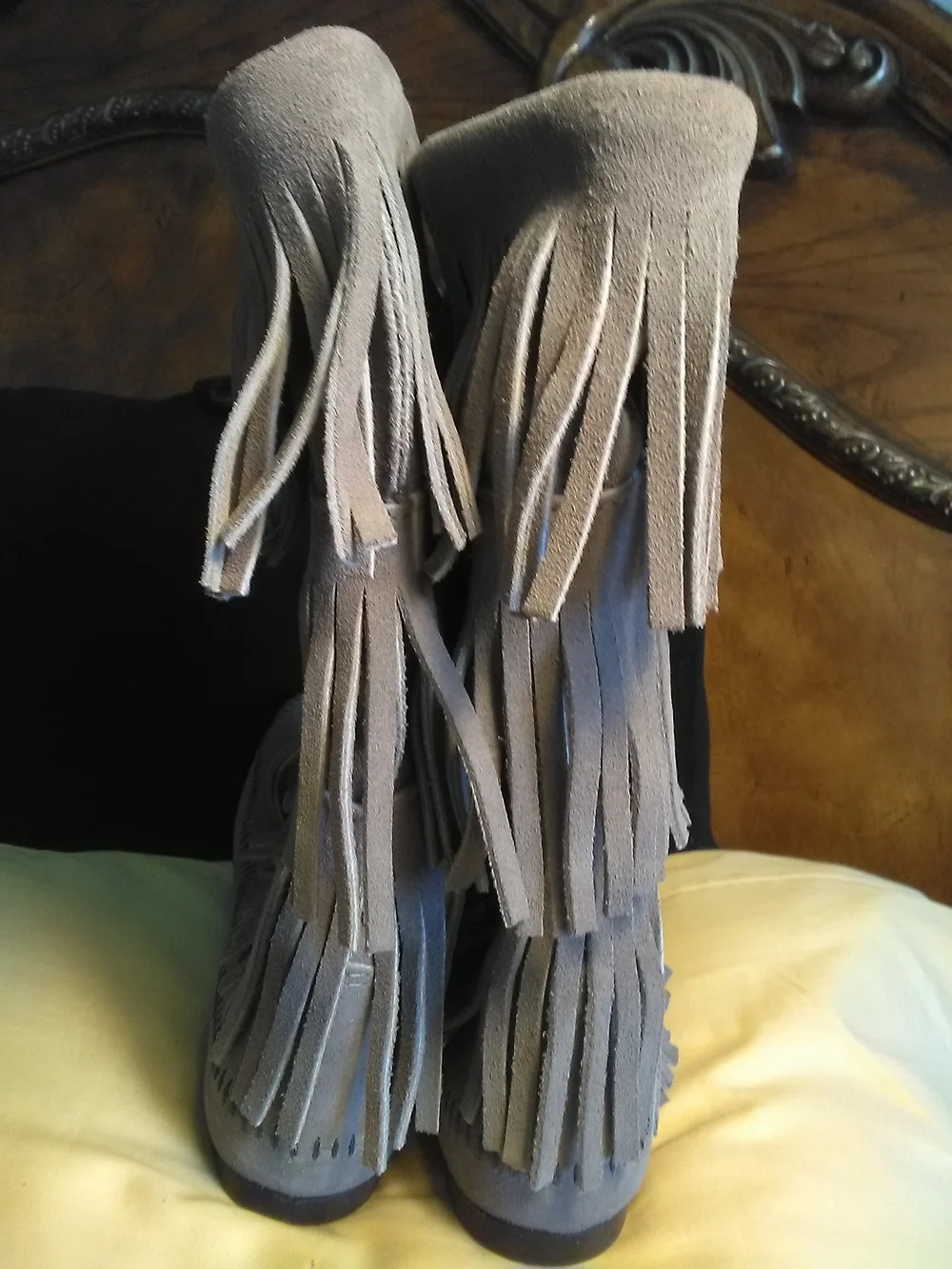 BNWOT MINNETONKA BOHO Fringe LEATHER Suede Knee-High Boots - Gray SZ. 9